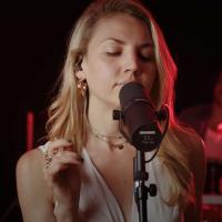 Alumna: Maddy Rose - Demons (Live Version)